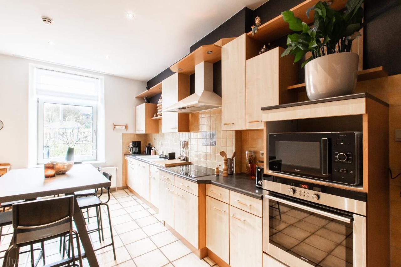Maison Spacieuse Unifamiliale. Gite La Clochette バストーニュ エクステリア 写真