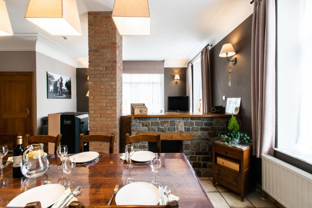 Maison Spacieuse Unifamiliale. Gite La Clochette バストーニュ エクステリア 写真