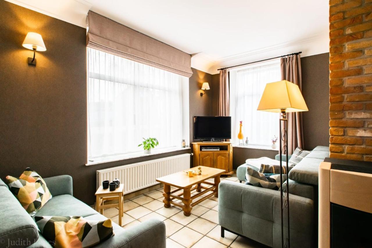 Maison Spacieuse Unifamiliale. Gite La Clochette バストーニュ エクステリア 写真
