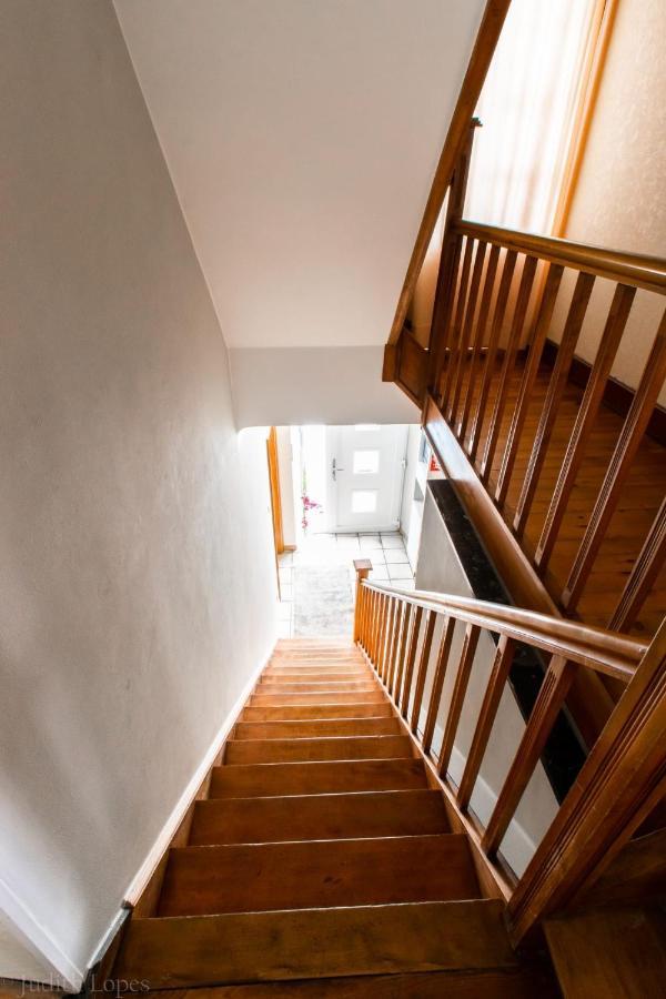 Maison Spacieuse Unifamiliale. Gite La Clochette バストーニュ エクステリア 写真