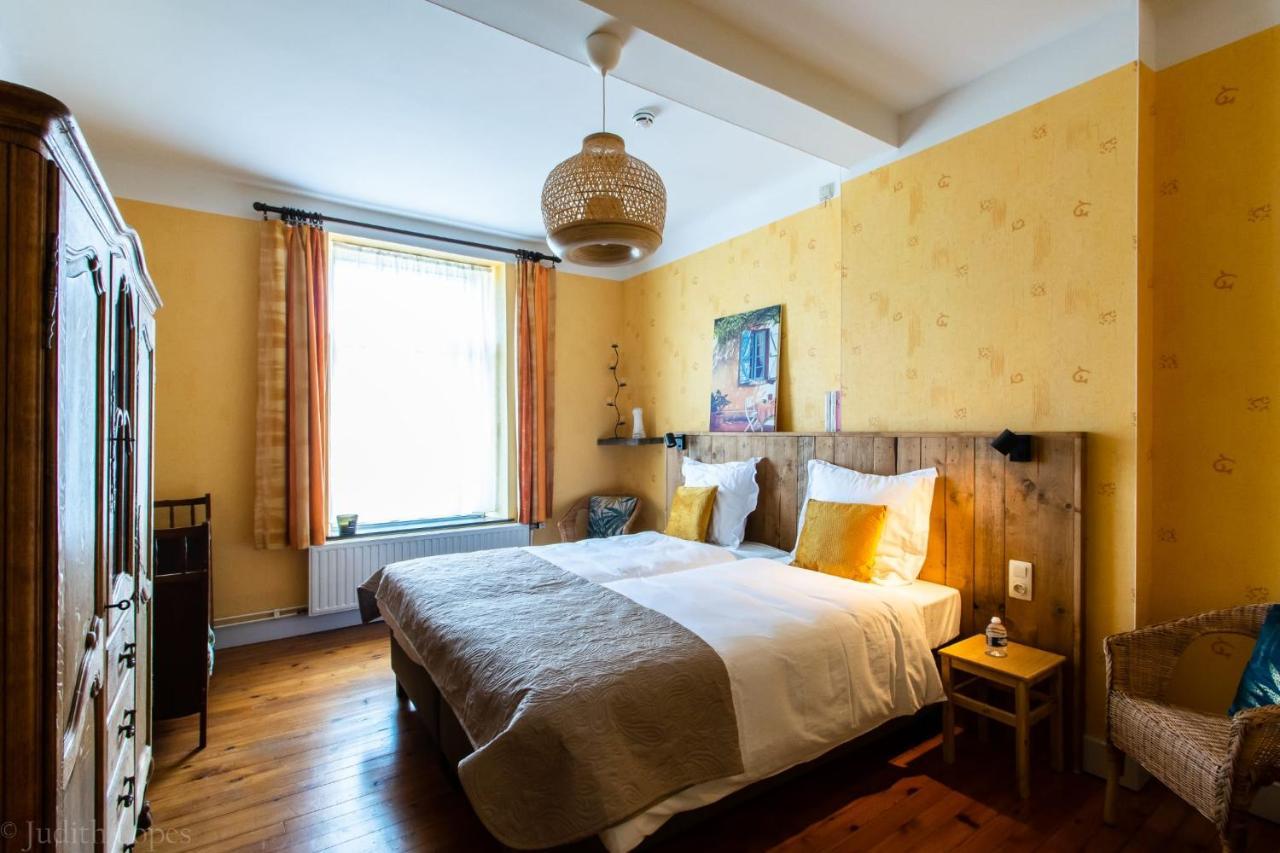 Maison Spacieuse Unifamiliale. Gite La Clochette バストーニュ エクステリア 写真
